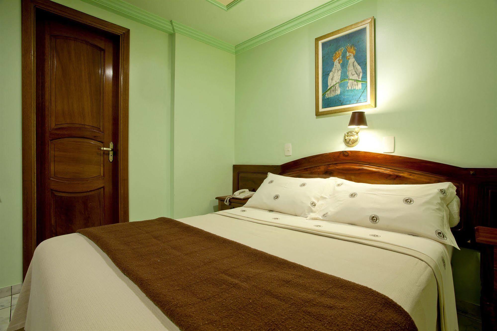 Krystal Hotel Nin Ngoại thất bức ảnh