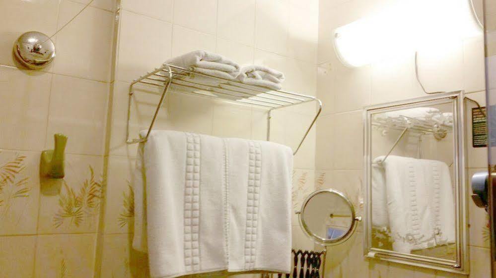 Krystal Hotel Nin Ngoại thất bức ảnh